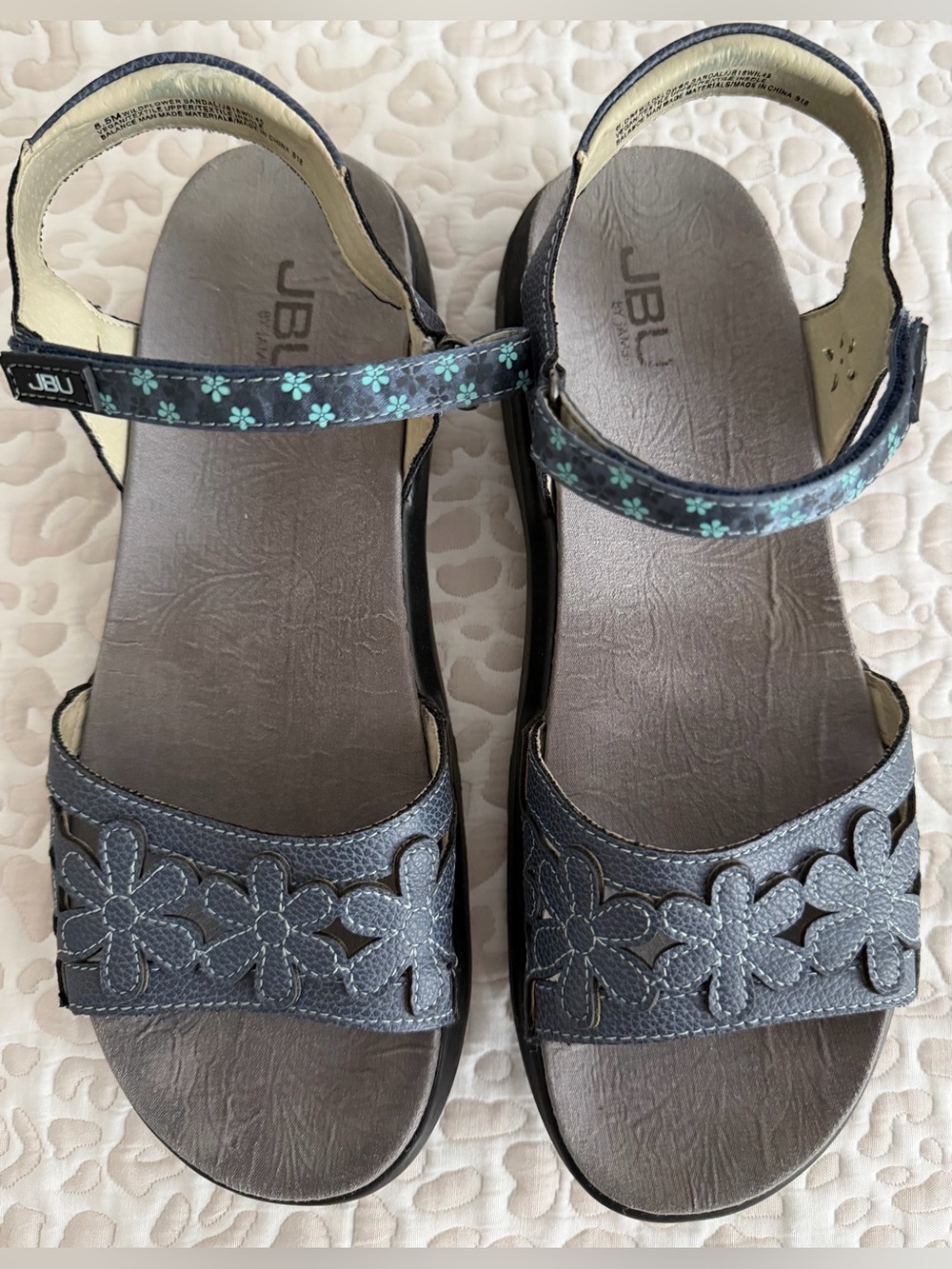 JBU Women's Blue Sandals with Teal Floral Strap. Size 8.5M